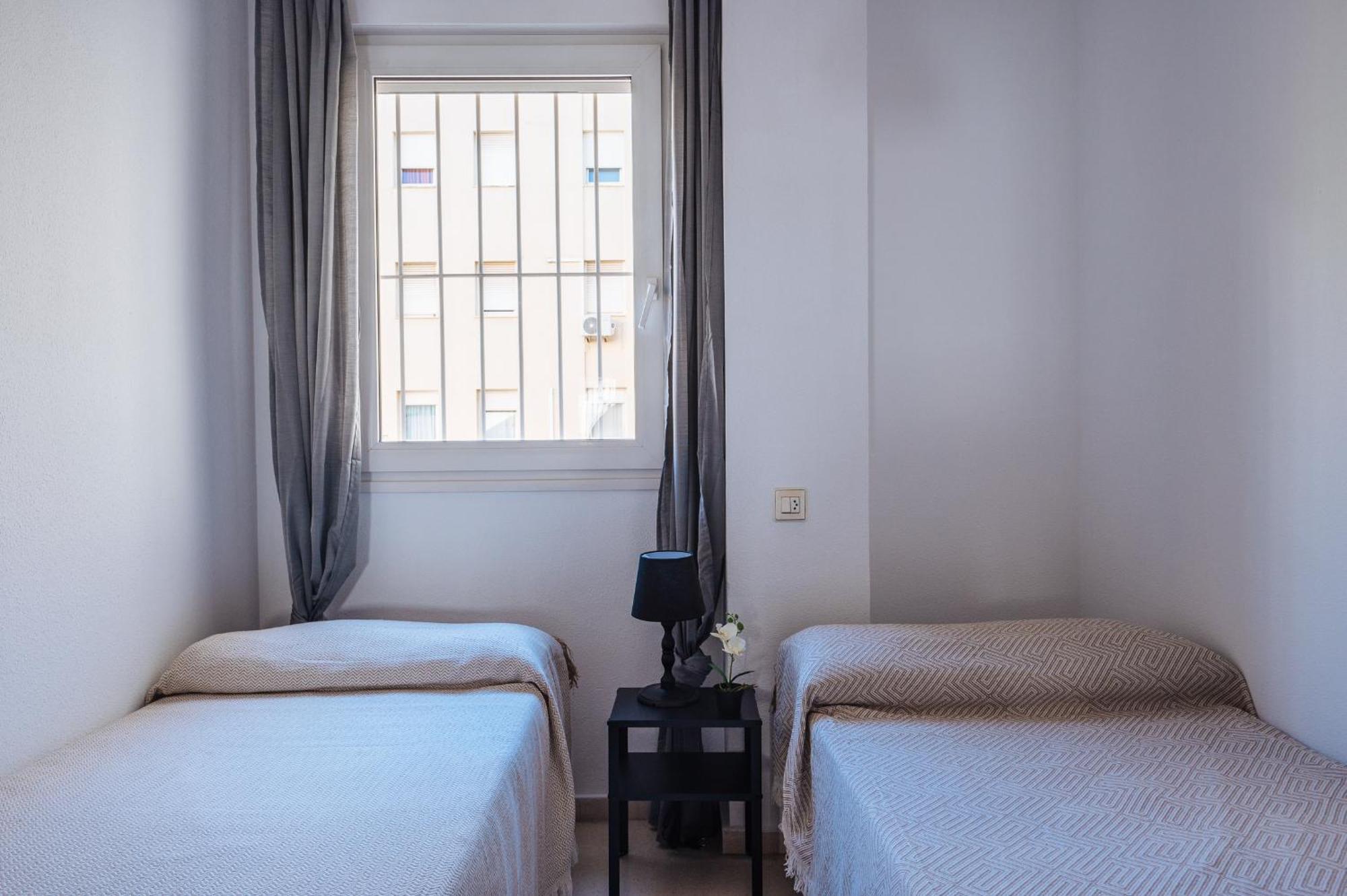 Апартаменты Piso Familiar Virgen Del Rocio Севилья Экстерьер фото