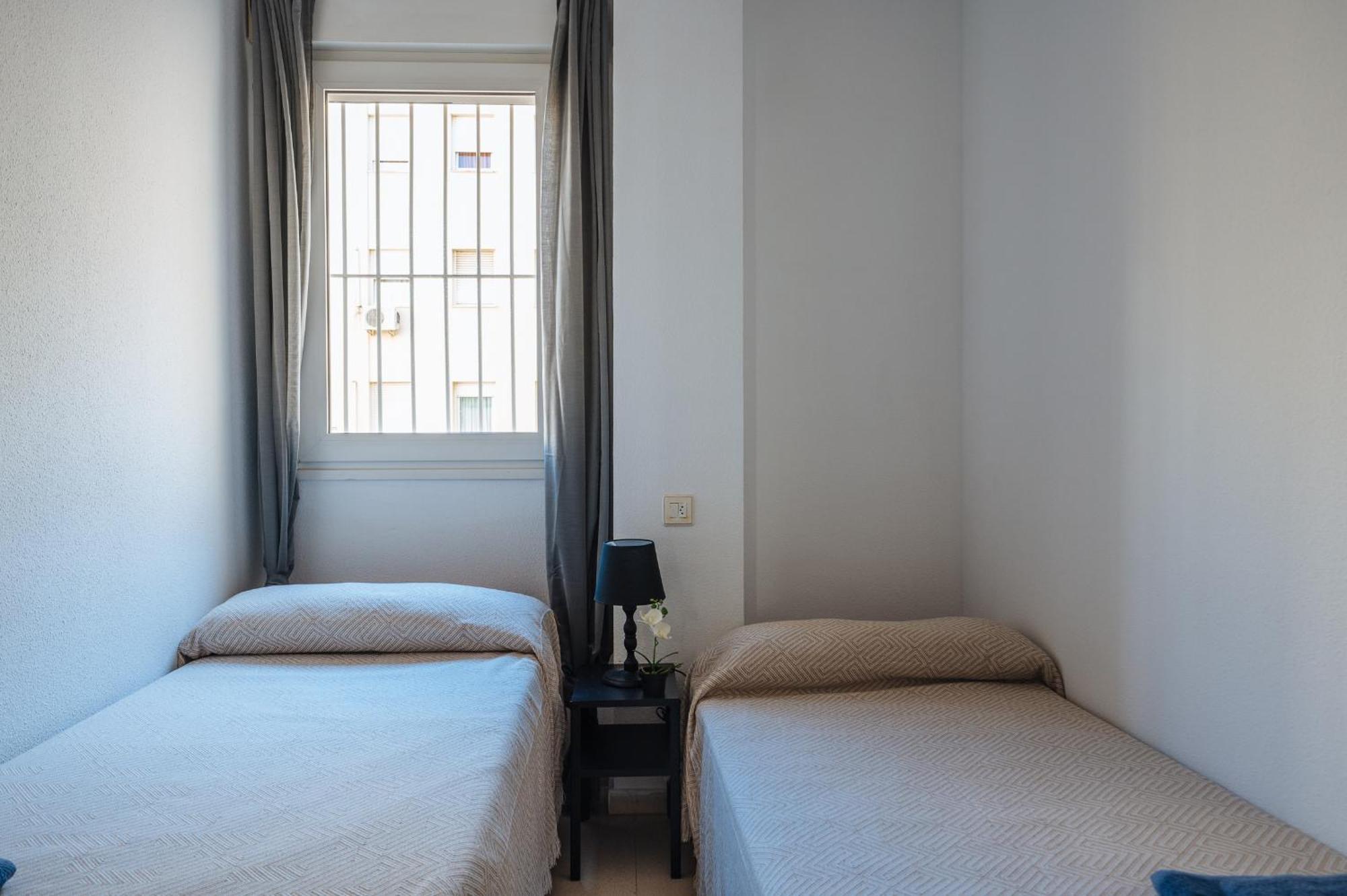 Апартаменты Piso Familiar Virgen Del Rocio Севилья Экстерьер фото